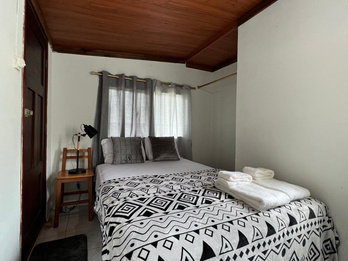 Tiny Apartment In The City Rooftop Terrace Baños Exterior foto