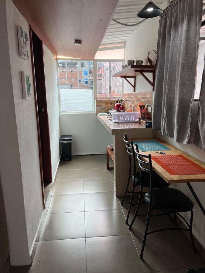 Tiny Apartment In The City Rooftop Terrace Baños Exterior foto